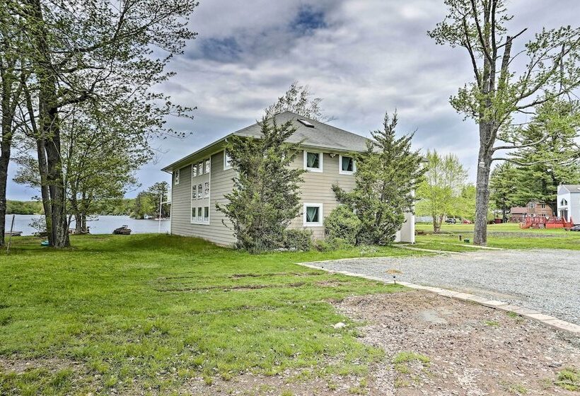 Luxe Lakefront Family Cottage: Private Beach, Dock