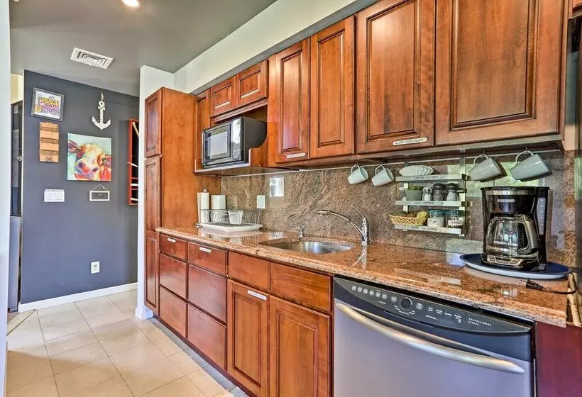 Luxe Lakefront Family Cottage: Private Beach, Dock