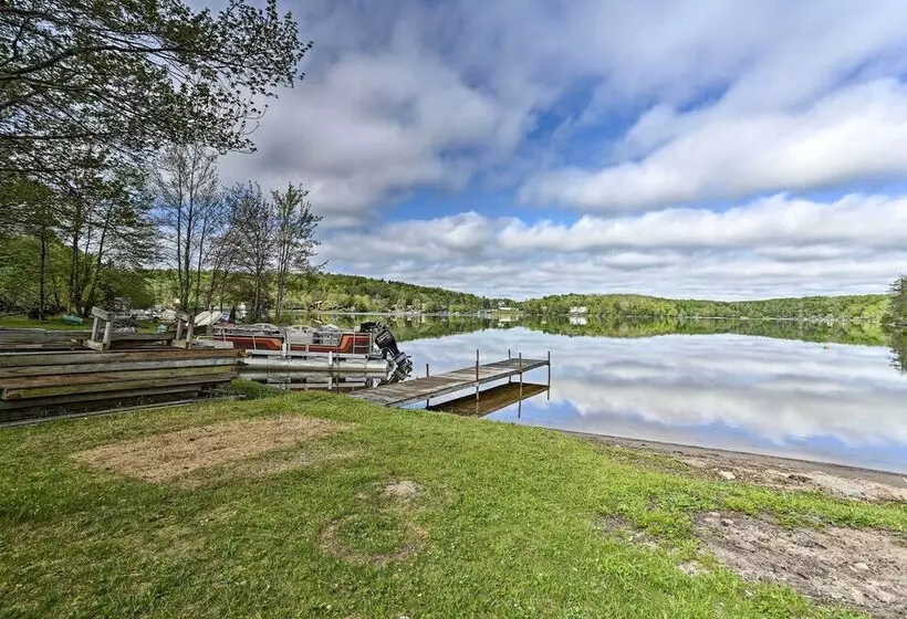 Luxe Lakefront Family Cottage: Private Beach, Dock