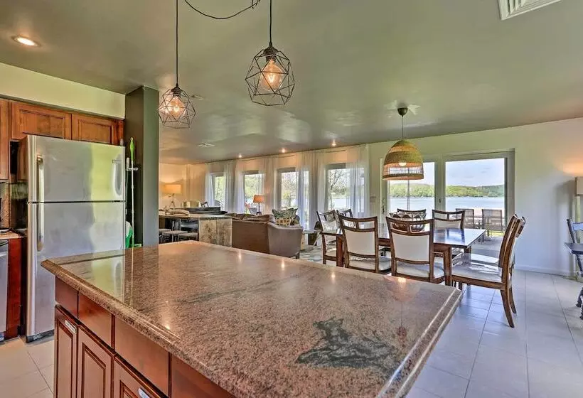 Luxe Lakefront Family Cottage: Private Beach, Dock