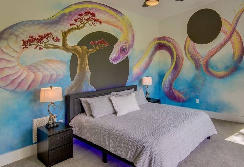 Modern Fairview Retreat: Spacious Deck + Mtn View!