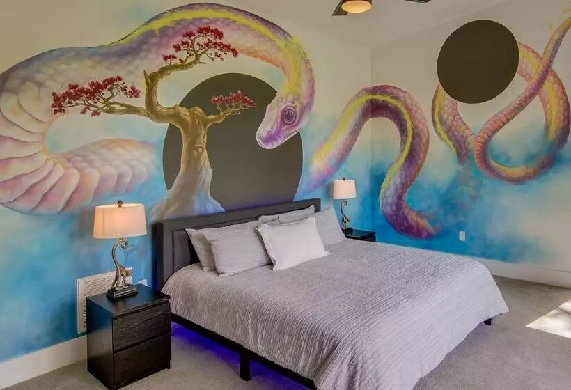 Modern Fairview Retreat: Spacious Deck + Mtn View!