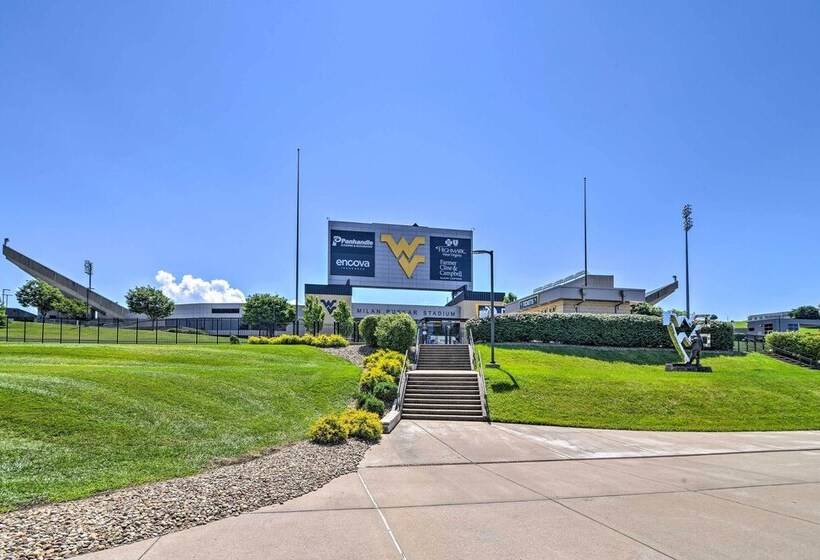 Morgantown Home W/ Patio: Near Wvu Football!