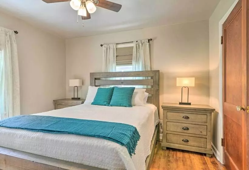 Morgantown Home W/ Patio: Near Wvu Football!