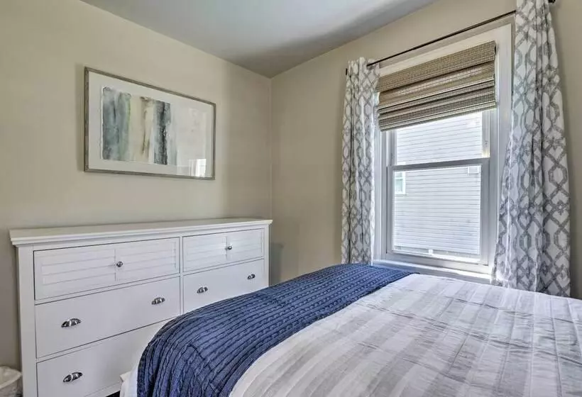 Morgantown Home W/ Patio: Near Wvu Football!