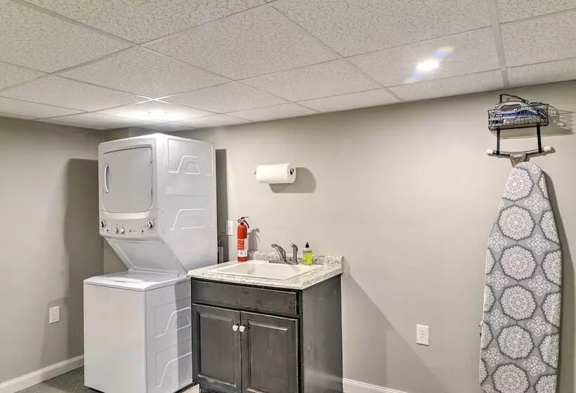 Morgantown Home W/ Patio: Near Wvu Football!