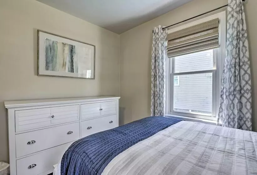 Morgantown Home W/ Patio: Near Wvu Football!