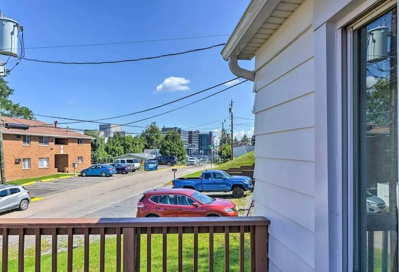 Morgantown Home W/ Patio: Near Wvu Football!