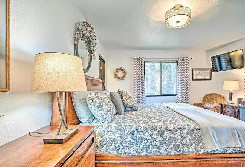 Mountain Escape   7 Miles To Mission Ridge Resort!