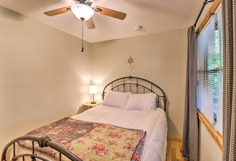 Mountain View Cabin W/ Wraparound Deck!