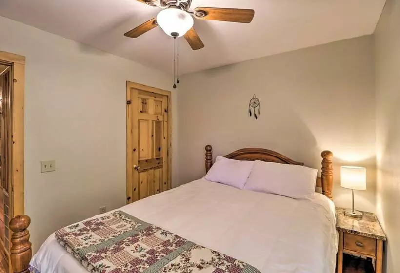Mountain View Cabin W/ Wraparound Deck!