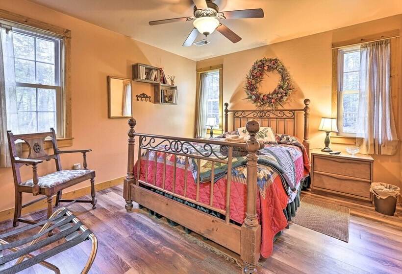 Secluded Birnamwood Cottage W/ Deck & River Views!