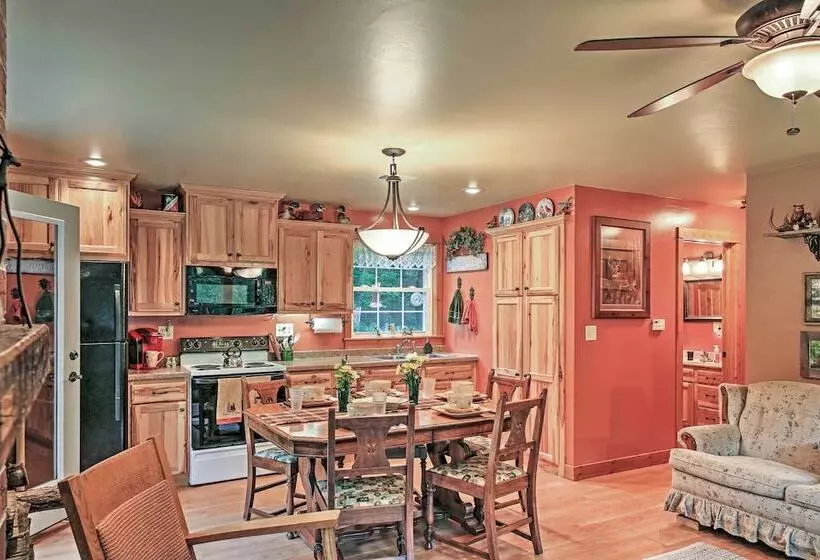 Secluded Birnamwood Cottage W/ Deck & River Views!