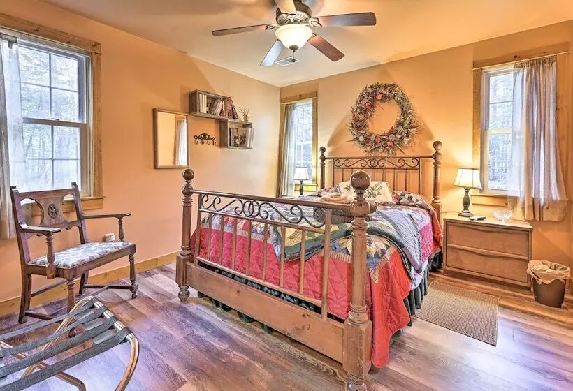 Secluded Birnamwood Cottage W/ Deck & River Views!