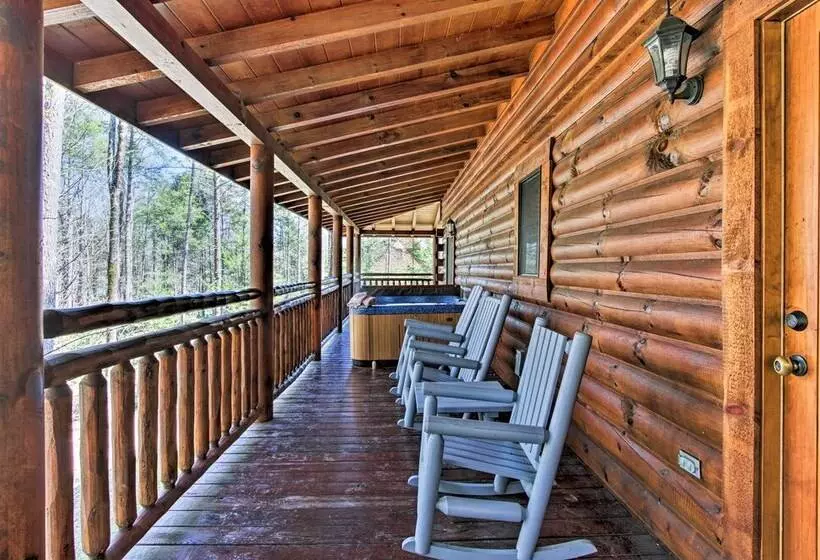 Sevierville Cabin W/ Hot Tub: 6 Mi To Pigeon Forge
