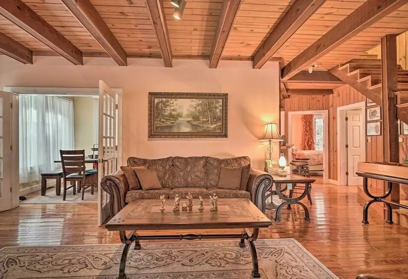 Tranquil Smoky Mountain Cabin W/ Porch & Fire Pit