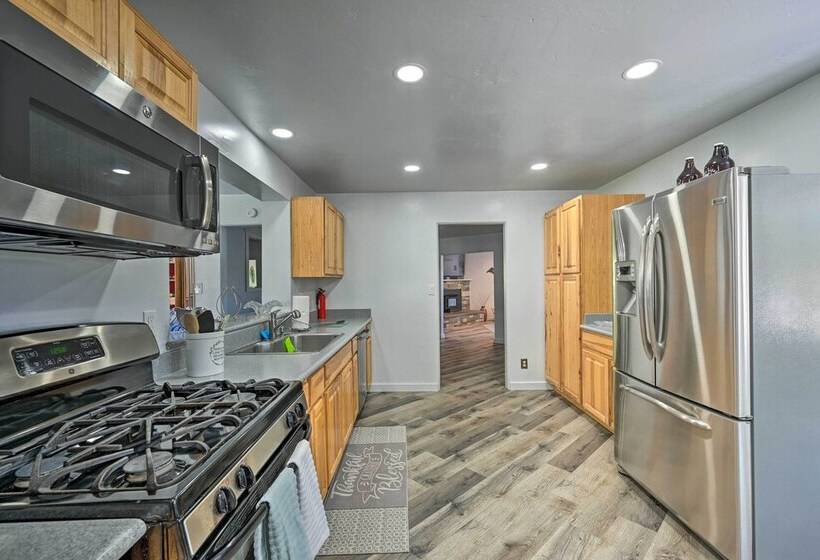 Stylish Basecamp 6850 Near Downtown Williams!