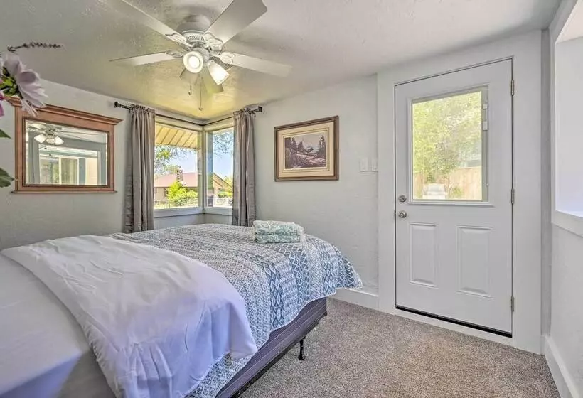 Stylish Basecamp 6850  Near Downtown Williams!