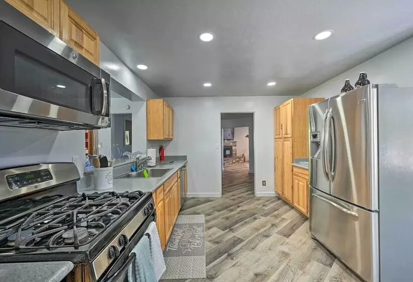 Stylish Basecamp 6850  Near Downtown Williams!