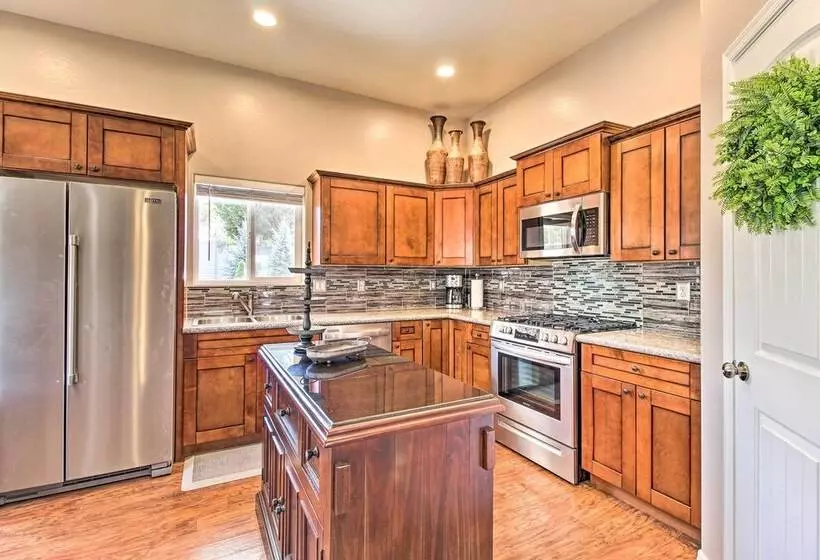 Stylish Show Low Hideaway W/ Patio + Gazebo!