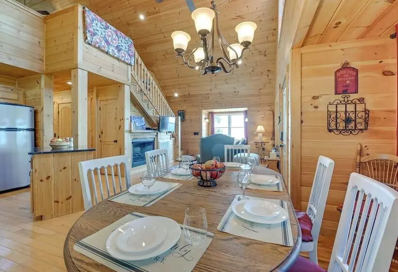 Warm & Cozy Cabin W/ Deck On Top Of The Blue Ridge