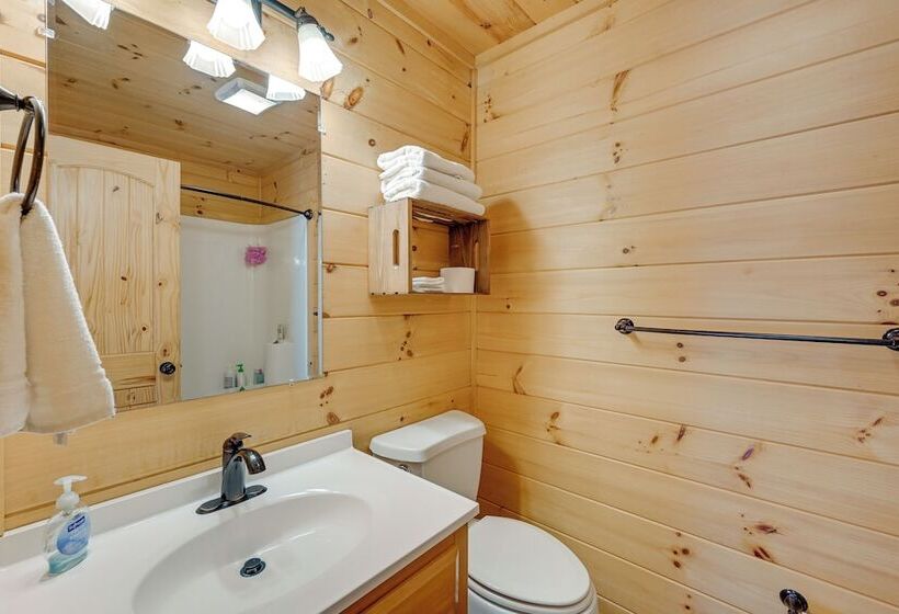 Warm & Cozy Cabin W/ Deck On Top Of The Blue Ridge