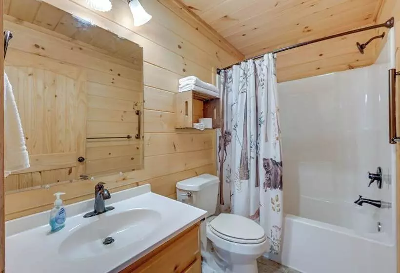 Warm & Cozy Cabin W/ Deck On Top Of The Blue Ridge