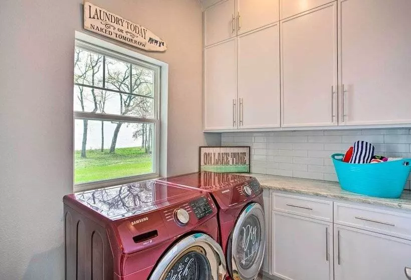 Waterfront Lake Tawakoni Home W/ Fire Pit!