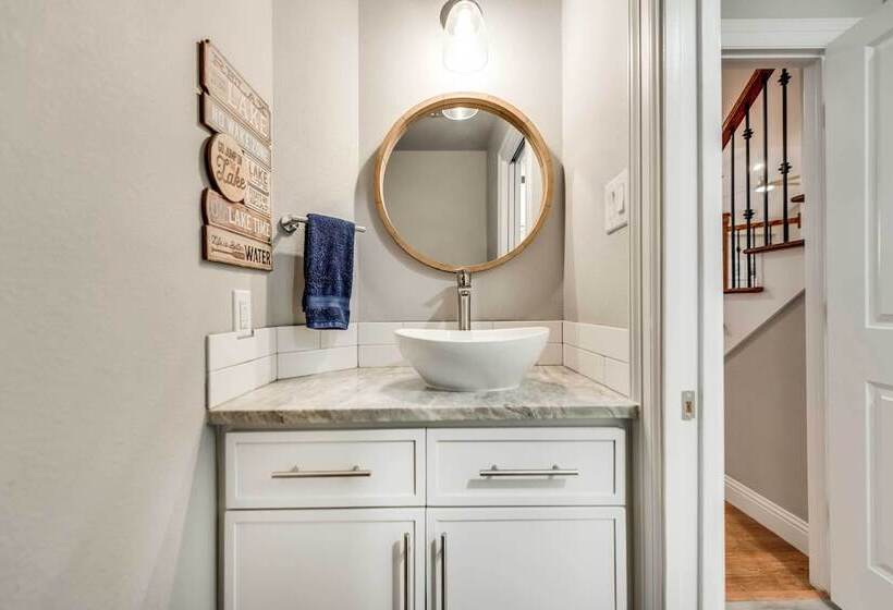 Waterfront Lake Tawakoni Home W/ Fire Pit!