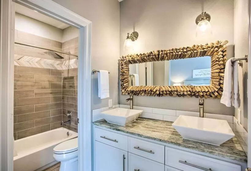 Waterfront Lake Tawakoni Home W/ Fire Pit!