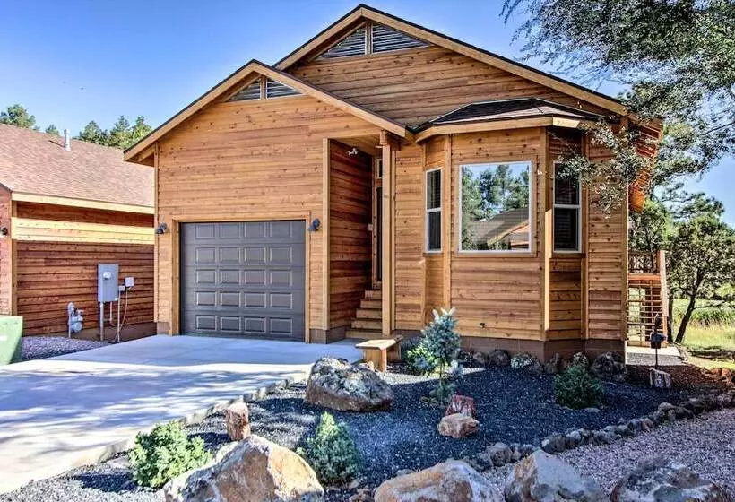 Waterfront Lakeside Home   1 Block To Boat Ramp