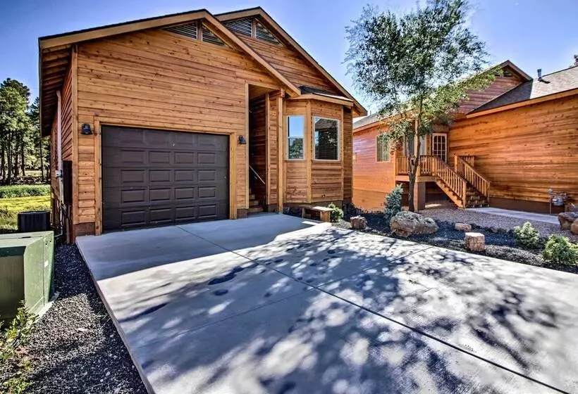 Waterfront Lakeside Home   1 Block To Boat Ramp
