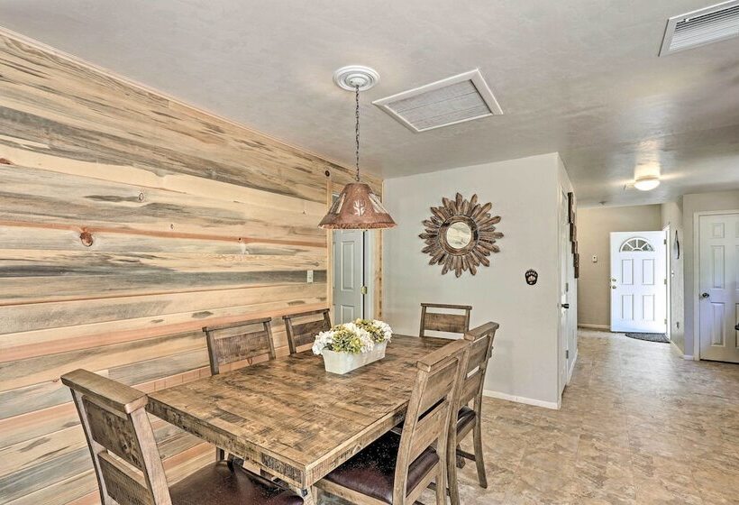 Sunny Prescott Cabin W/ Deck & Grill, 1 Mi To Lake