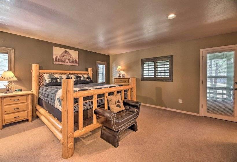 2 Story Home W/ Grill: 4 Mi To Woodland Lake!