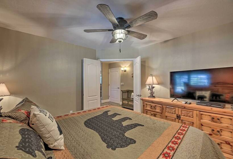 2 Story Home W/ Grill: 4 Mi To Woodland Lake!