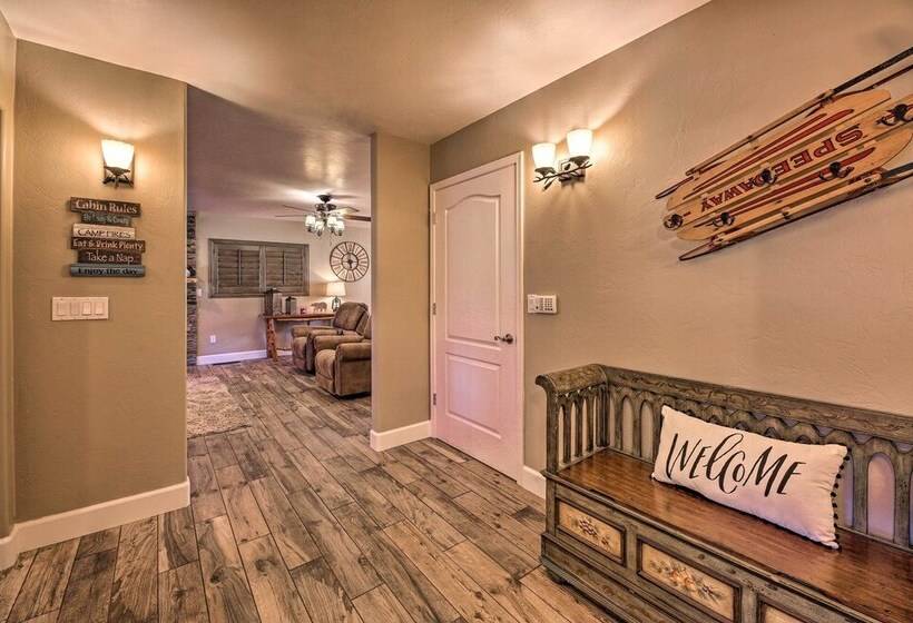 2 Story Home W/ Grill: 4 Mi To Woodland Lake!