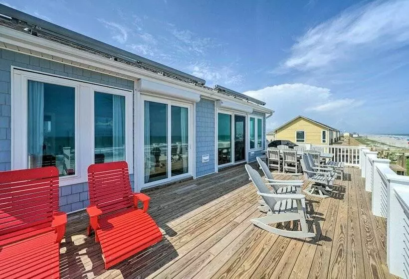Beachfront Oasis W/ 2 Large Decks, Bbq & Views!
