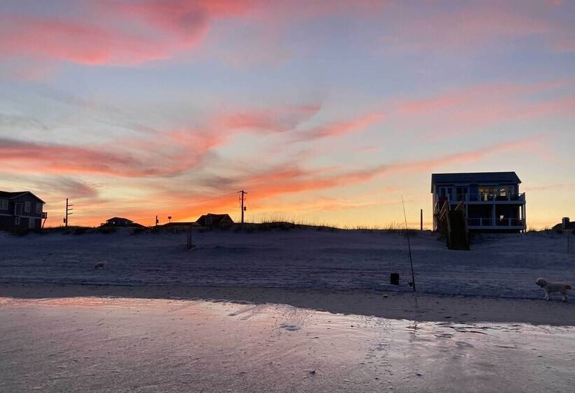 Beachfront Oasis W/ 2 Large Decks, Bbq & Views!