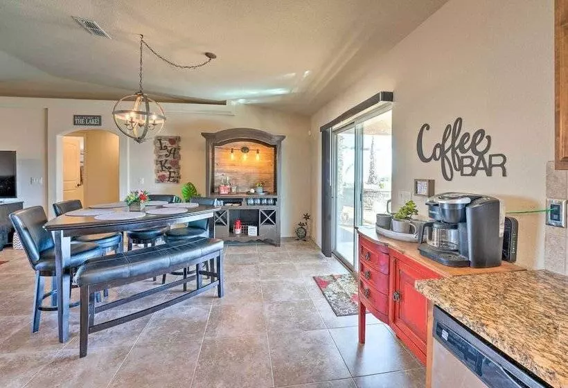 Bright Lake Havasu Home W/ New Backyard Oasis!