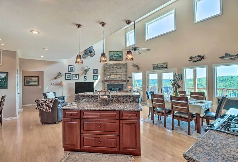 Bull Shoals Retreat W/ Panoramic River Views!