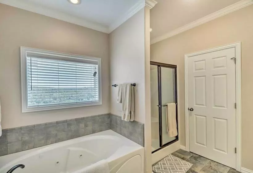 Bull Shoals Retreat W/ Panoramic River Views!