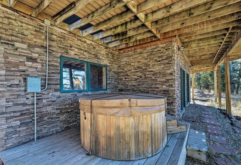 Burning Sky Lodge : Private Hot Tub & Ski In/out