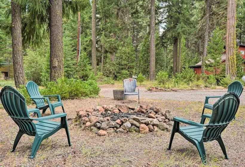 Cabin W/ Hot Tub, By Crater Lake Nat L Park!