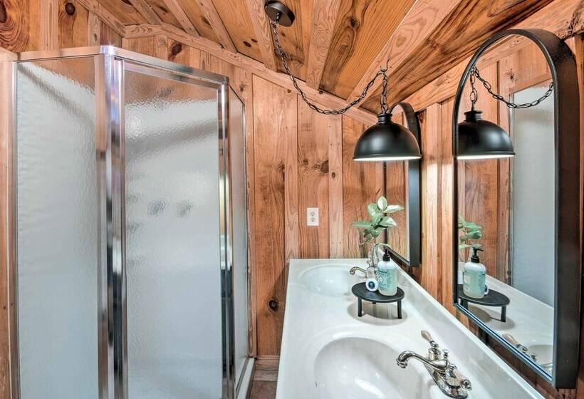 Charming Lakefront Retreat W/ Pier & Grill!