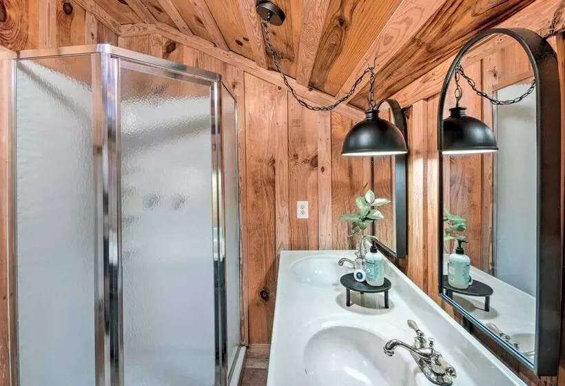 Charming Lakefront Retreat W/ Pier & Grill!