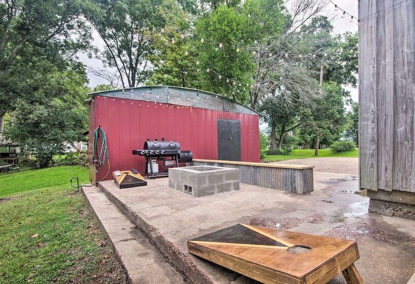 Charming Lakefront Retreat W/ Pier & Grill!