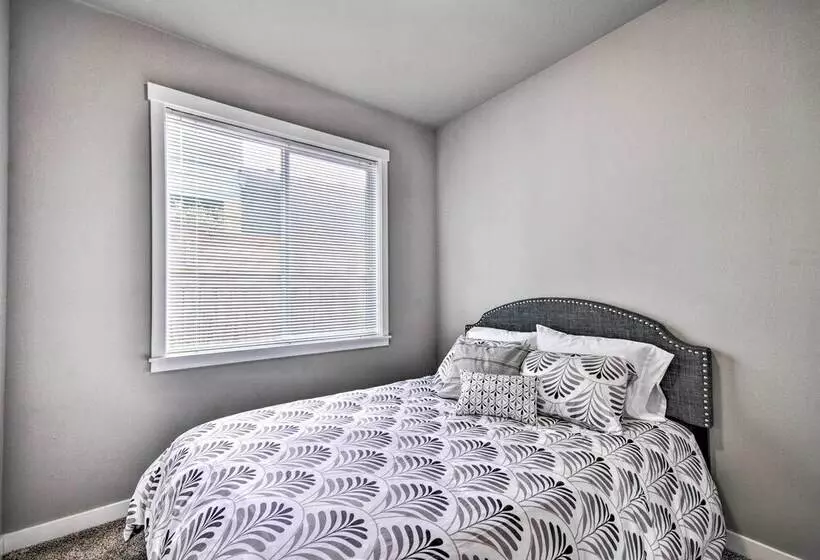 Charming Newberg Home: Walk To Dtwn, Wineries
