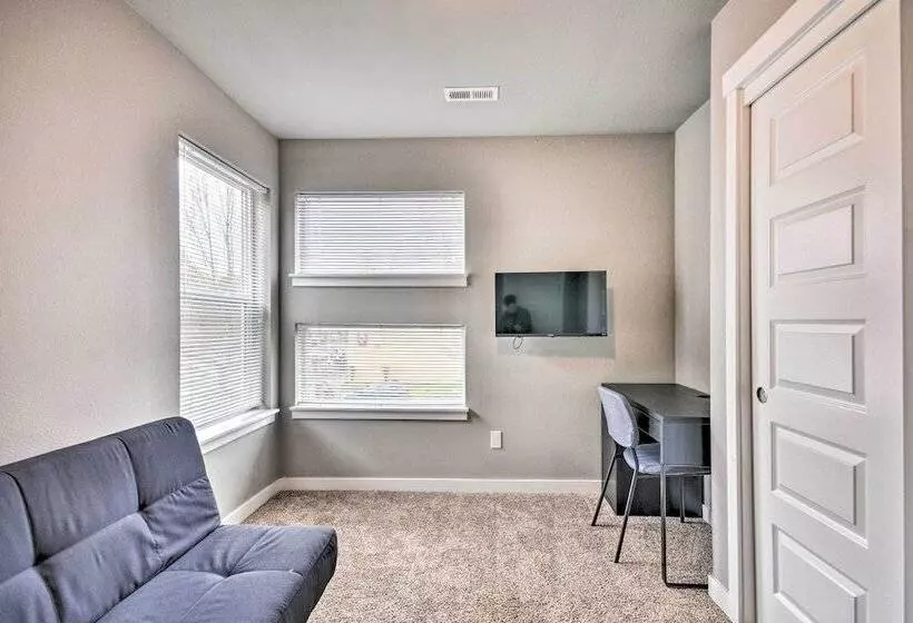 Charming Newberg Home: Walk To Dtwn, Wineries