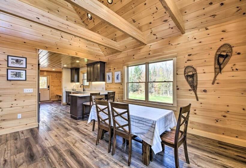 Cozy & Peaceful Waterfront Cabin On Porter Lake!