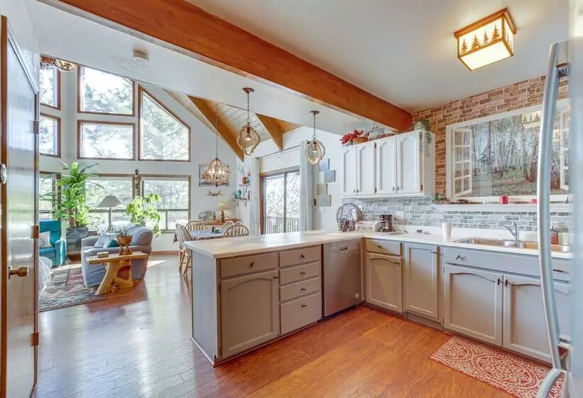 Munds Park Cabin: A/c, Grill, & Fire Pit!